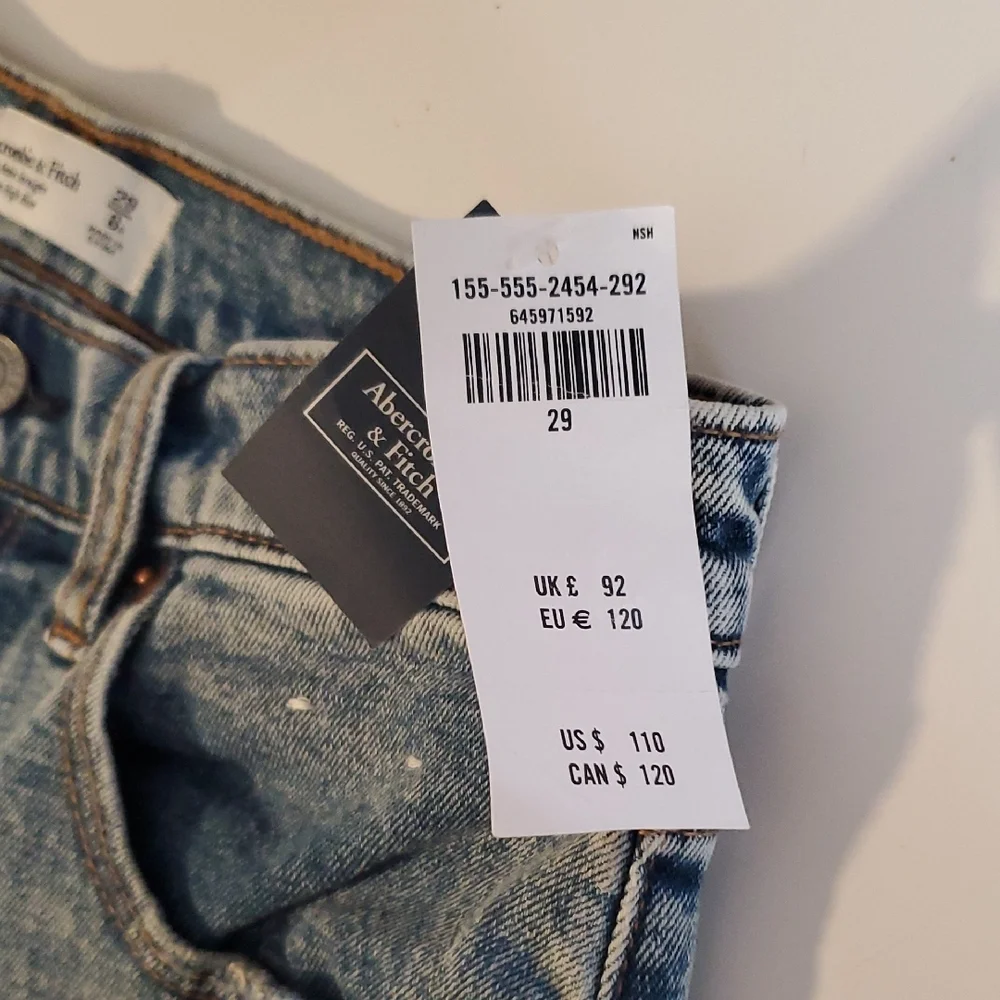 Abercrombie & Fitch Ankle Straight High Rise Jeans - Picture 2 of 8